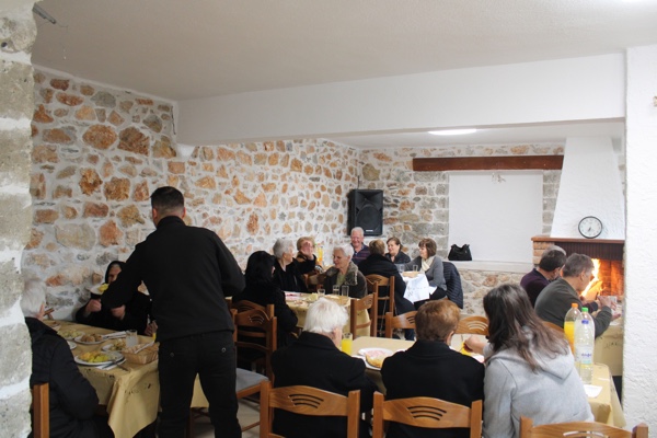 Γεύμα αγάπης στους ηλικιωμένους στη Δημοτική Κοινότητα Μεταξά