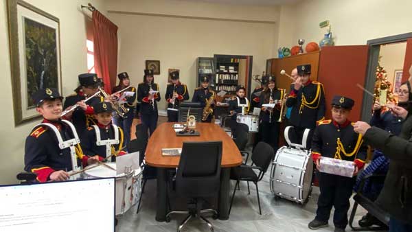 Τα πρωτοχρονιάτικα κάλαντα της Φιλαρμονικής μπάντας του Μορφωτικού Ομίλου Βελβεντού