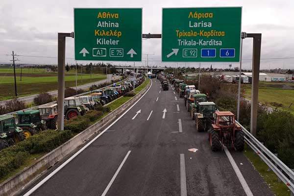 «Σκέτη απογοήτευση»: Οι πρώτες αντιδράσεις των αγροτών για τα μέτρα που ανακοίνωσε η κυβέρνηση – Αποφασίζουν το απόγευμα