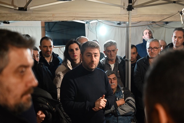Ν. Ανδρουλάκης από μπλόκο Σιάτιστας:  “Διάλογος πρέπει να γίνει αλλά με ειλικρίνεια και αποτελέσματα. Όχι νέα κοροϊδία”