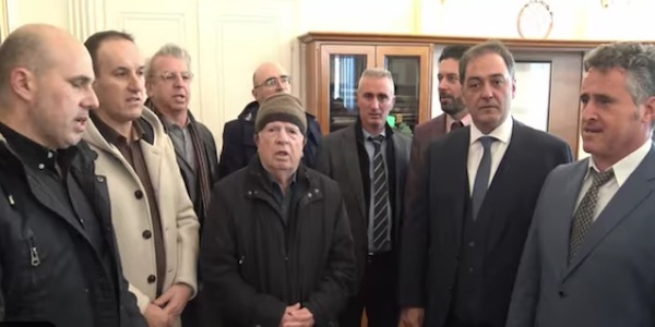 Το όμορφο πρωτοχρονιάτικο έθιμο της Λευκοπηγής στο Δημαρχείο Κοζάνης (Βίντεο)