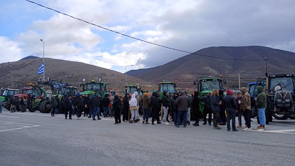 Το μεγάλο μπλόκο της Σιάτιστας κινητοποιείται ενόψει του 48ωρου αποκλεισμού (φωτογραφίες – βίντεο)