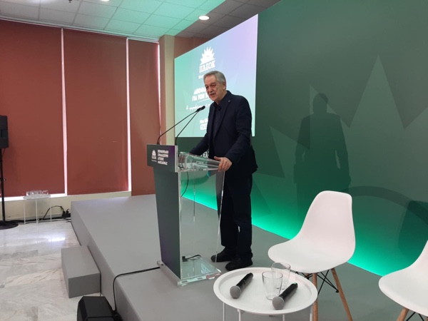 Πάρις Κουκουλόπουλος: Απόσυρση των λιγνιτικών μονάδων το 2040