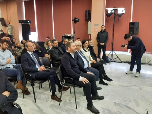 Ο Νίκος Ανδρουλάκης στο Εκθεσιακό Κέντρο της Κοζάνης