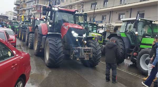 Μηχανοκίνητη πορεία τρακτέρ στην πόλη των Γρεβενών