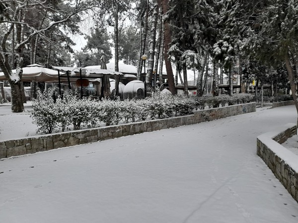 Στα άσπρα το αναψυκτήριο του Αγίου Δημητρίου