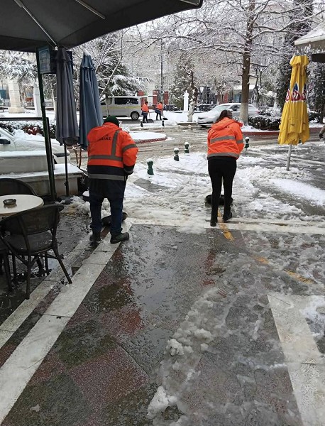 Επί ποδός τα συνεργεία του δήμου Εορδαίας για τον αποχιονισμό της Πτολεμαΐδας