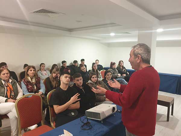 Το 2ο ΕΠΑ.Λ. Κοζάνης υλοποιεί πρόγραμμα Erasmus με τίτλο «Βελτιώνουμε τις προοπτικές μαθητών, εκπαιδευτικών και του σχολείου στην πορεία προς τη μεταλιγνιτική εποχή»