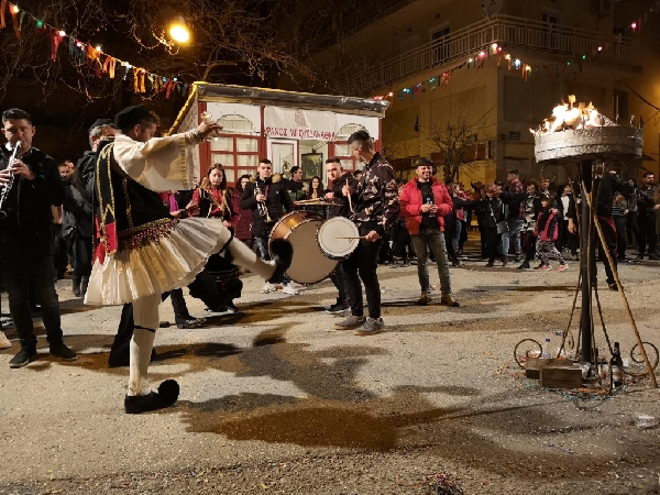 Aποκριάτικο ξεφάντωμα στην Κοζάνη -Γιατί το καρναβάλι της ξεχωρίζει