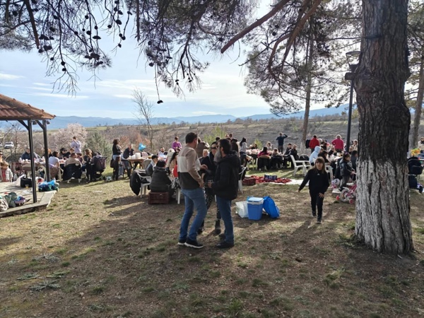 Καθαρά Δευτέρα στο εξωκλήσι των αγίων Κων/νου και Ελένης στον Κρόκο