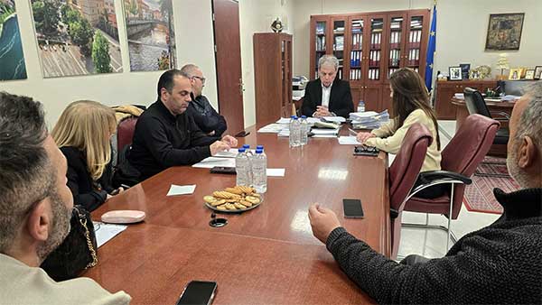Ο περιφερειάρχης σε συνάντηση με μέλη της Ενεργειακής Κοινότητας Κατοίκων Ακρινής