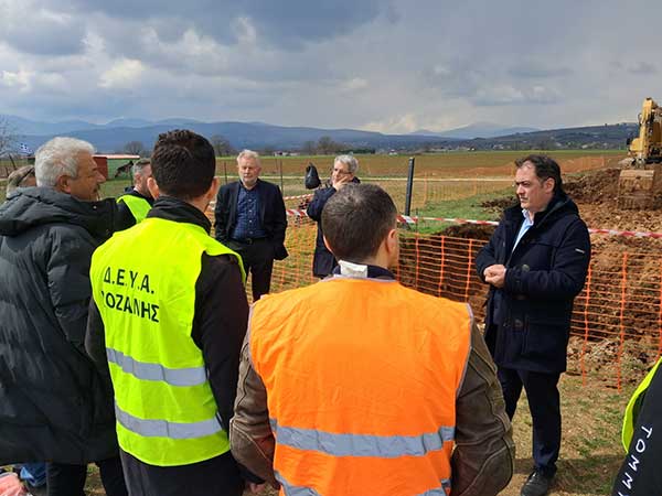 Δήμος Κοζάνης: Θωρακίζεται αντιπλημμυρικά η νοτιοδυτική πλευρά της πόλης της Κοζάνης– Ξεκίνησε το μεγάλο έργο της ΔΕΥΑΚ – Στο σημείο των εργασιών ο Δήμαρχος Γιάννης Κοκκαλιάρης (Φωτογραφίες)