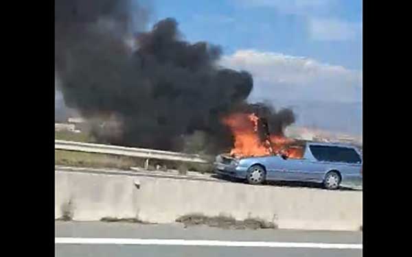 Φωτιά σε νεκροφόρα στο ύψος του ΑΗΣ Καρδιάς