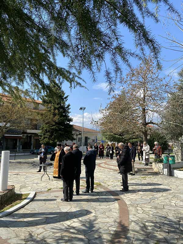 Κατάθεση στεφάνων στην Καισαρειά, με ελάχιστο κόσμο παρόντα
