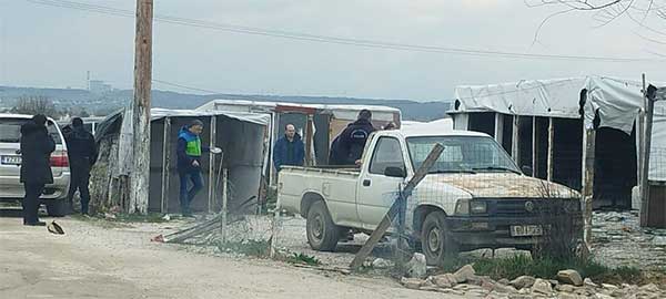 Πτολεμαΐδα: Οκτώ συλλήψεις για ρευματοκλοπή σε οικισμό Ρομά