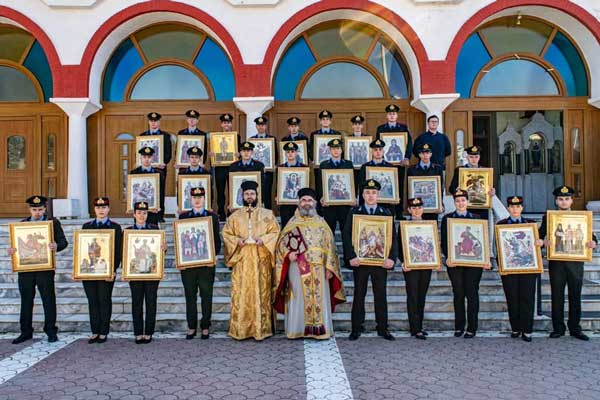Σπουδαστές της Σχολής Πυροσβεστών Πτολεμαΐδας στον εορτασμό της Κυριακής της Ορθοδοξίας, στον Ιερό Ναό Αγίας Σκέπης Πτολεμαΐδας