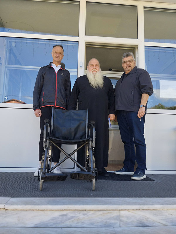 Δωρεά ενός αναπηρικού αμαξιδίου στο “Τιάλειο Εκκλησιαστικό Γηροκομείο Κοζάνης” από την Ένωση Στρατιωτικών Περιφερειακής Ενότητας Κοζάνης