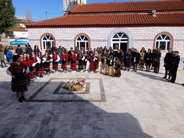 Το έθιμο των Λαζαρίνων στο Τρανόβαλτο
