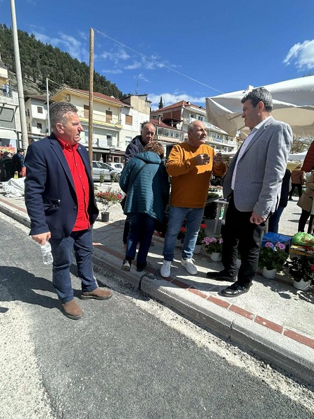 Πασχαλινές ευχές σε Γηροκομείο, ΚΑΠΗ και λαϊκές αγορές από τους Αντιπεριφερειάρχες κ. Σαββόπουλο και κ. Χαρούμενο
