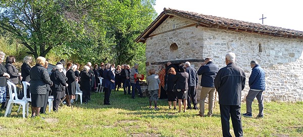 Λειτουργία στον βυζαντινό αποκατεστημένο Ι.Ν. Αγ. Νικολάου Αιανής