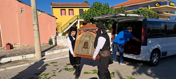 Με λαμπρότητα η υποδοχή του αντιγράφου της Ιεράς Εικόνας του Παμμεγίστου Ταξιάρχου Αρχαγγέλου Μιχαήλ της Μανταμάδου Μυτιλήνης στον Βαθύλακκο