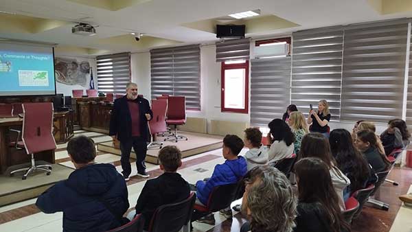 Υποδοχή μαθητών του 5ου Γυμνασίου Πτολεμαΐδας και αποστολής Erasmus από την Ολλανδία στον Δήμο Εορδαίας