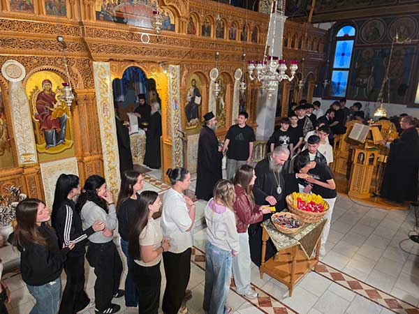 Τελέστηκε βραδινή Θεία Λειτουργία για τους μαθητές στον Ιερό Ναό Αγίας Τριάδος Πτολεμαΐδας