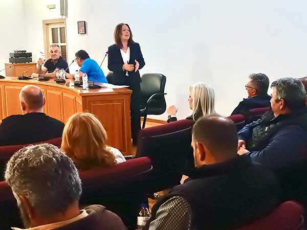 Καλλιόπη Βέττα: «Οι αγρότες του Βοΐου και της Π.Ε. Κοζάνης είναι σε απόγνωση λόγω πολλαπλών προβλημάτων και αθετήσεων των κυβερνητικών υποσχέσεων» – Συνάντηση με αγρότες του Βοΐου