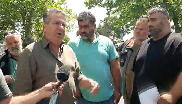 Αγρότες στον Πασχάλη Χαρούμενο: Κλείστε την Περιφέρεια