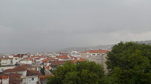 Ισχυρή νεροποντή στην Κοζάνη