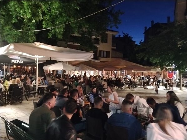 Αιμοδοτικός Σύλλογος Σιάτιστας: Γεμάτη κόσμο η πλατεία στη μουσική βραδιά με αφορμή την Παγκόσμια ημέρα Εθελοντή Αιμοδότη