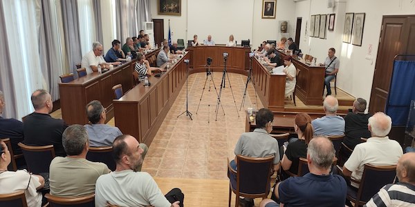 Ηχηρό «όχι» του Δημοτικού Συμβουλίου Γρεβενών στην κατασκευή υδροηλεκτρικών σταθμών στον Βενέτικο ποταμό – Σε νομικές ενέργειες προχωρά ο Δήμος Γρεβενών