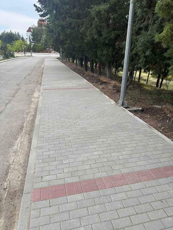 Κοινότητα Νέας Χαραυγής: Ολοκληρώθηκε η πρώτη φάση εργασιών ανακατασκευής και συντήρησης πεζοδρομίων σε διάφορα σημεία της Κοινότητας