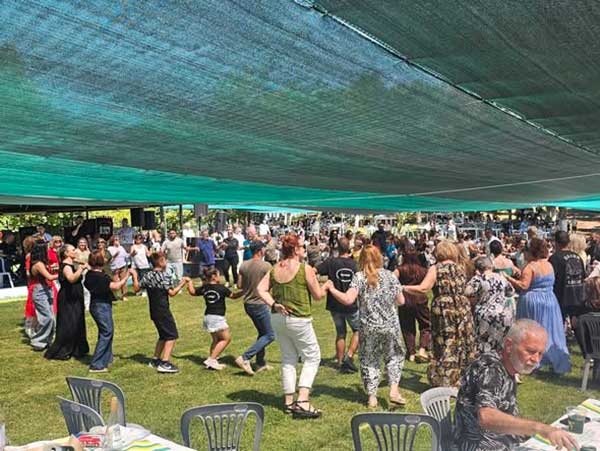 Πραγματοποιήθηκε το 1ο Φεστιβάλ Παραδοσιακών Χορών με τίτλο «Μνήμες και Ρίζες που μας Ενώνουν»