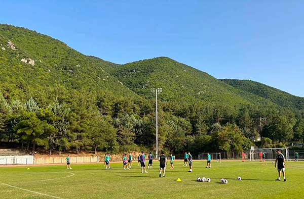 Προετοιμασία της ομάδας Κ17 του Παναθηναϊκού στο Δημοτικό Στάδιο Βελβεντού