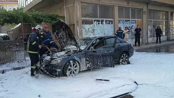 Φωτιά σε αυτοκίνητο στην Κοζάνη – Ισχυρές Πυροσβεστικές και Αστυνομικές δυνάμεις στο σημείο