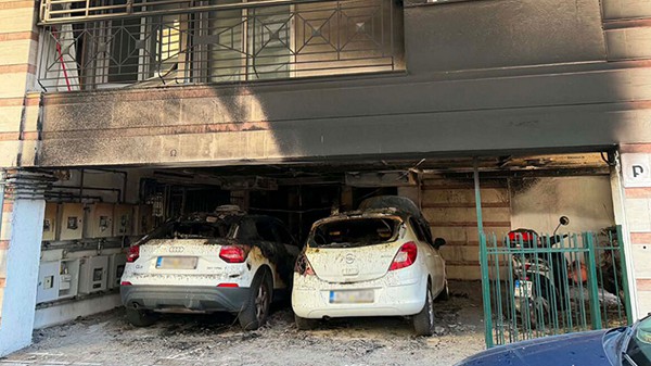 Στο στόχαστρο εμπρηστών η Κοζανίτισσα Αφροδίτη Νέστορα- Διασωληνώθηκε η μητέρα της, στο νοσοκομείο ο πατέρας της