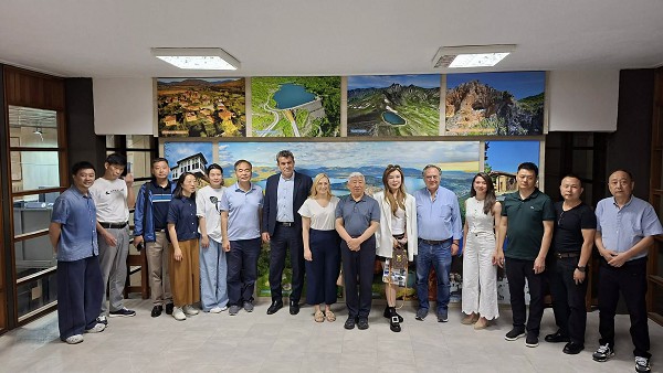 Συνάντηση Αντιπεριφερειάρχων Δημήτρη Σαββόπουλου και Όλγας Τράσια με αντιπροσωπεία της China Chamber of Commerce