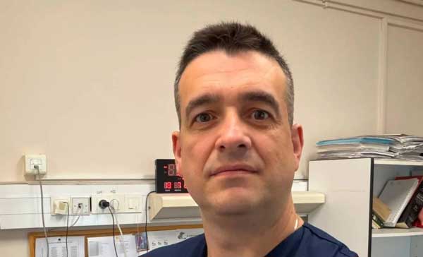 Στάθης Κουλούρης: «Όταν διαγνώσθηκα με κακοήθη όγκο στο πόδι, αποφάσισα να γίνω γιατρός»