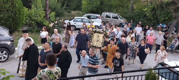 Περιφορά της εικόνας της Αγίας Παρασκευής στον Κρόκο