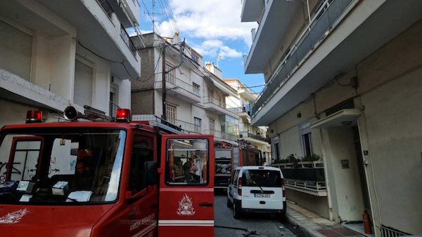 Φωτιά σε υπό ανακαίνιση διαμέρισμα στο κέντρο της Κοζάνης