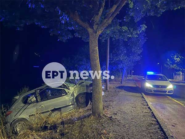 Άργος Ορεστικό: «Άγιο» είχε 19χρονος οδηγός – Έπεσε σε δέντρο και σώθηκε από γκρεμό