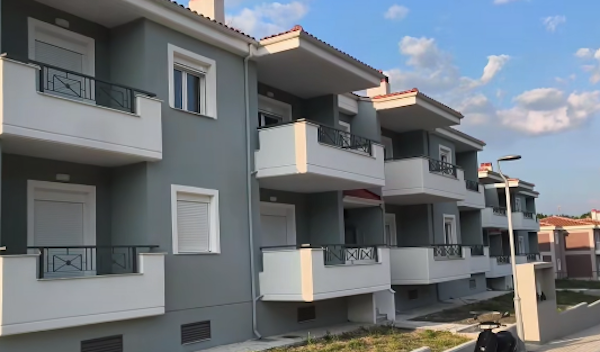 Αγανακτισμένοι οι δικαιούχοι των εργατικών κατοικιών στα Γρεβενά