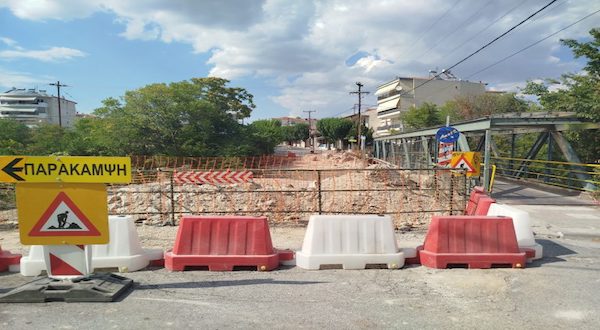 Κοζάνη: Παρατείνεται η ταλαιπωρία στην οδό Ιωνίας – Καθυστερεί το έργο στον πρώην ΟΣΕ