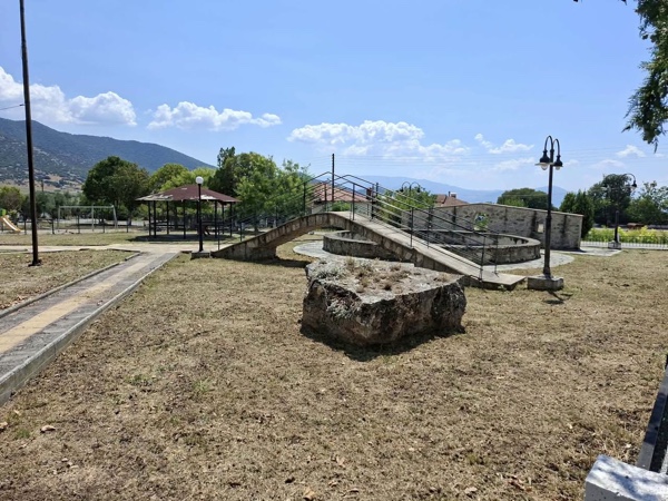 Καθαρισμός κοινόχρηστων χώρων στα Λεύκαρα