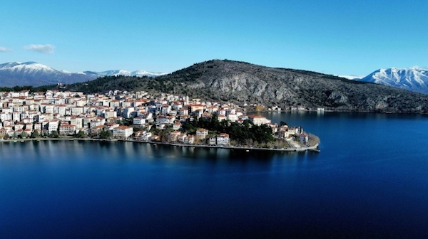 Οι κάστορες (δεν ζουν πια) στην Καστοριά – Οι γούνες, η λίμνη και μια υπέροχη πόλη που ξεχειμωνιάζει