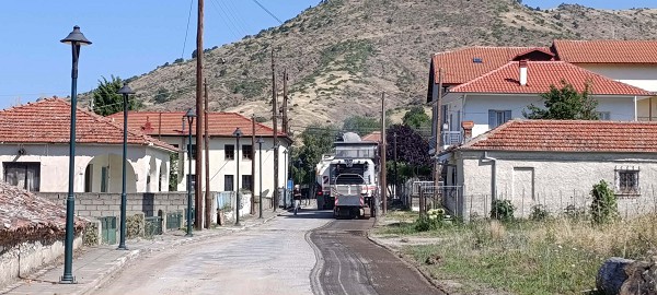 Σε εξέλιξη το έργο αποκατάστασης του δημοτικού οδικού δικτύου του Δήμου Πρεσπών