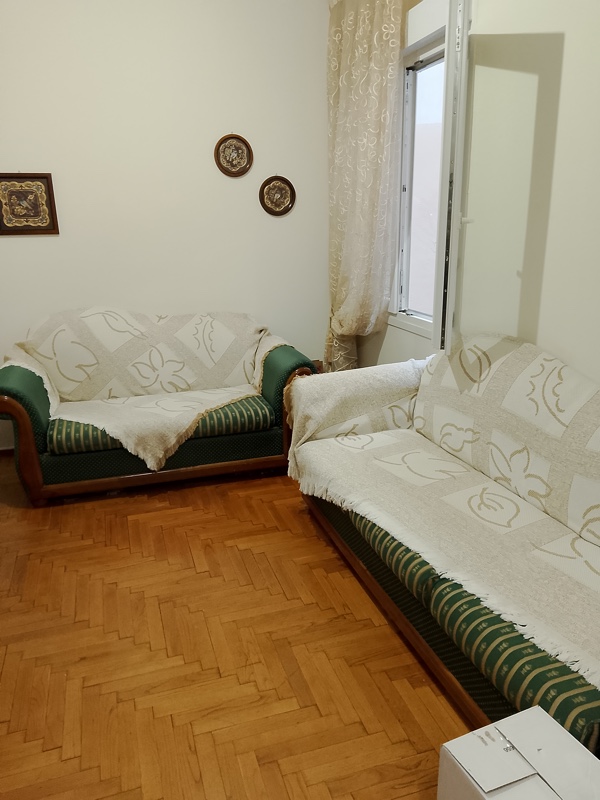 Πωλείται σαλόνι σε καλή κατάσταση