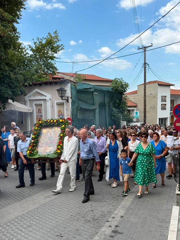Βελβεντό: Η λιτάνευση της Ιεράς Εικόνας της Παναγίας ανήμερα του Δεκαπενταύγουστου