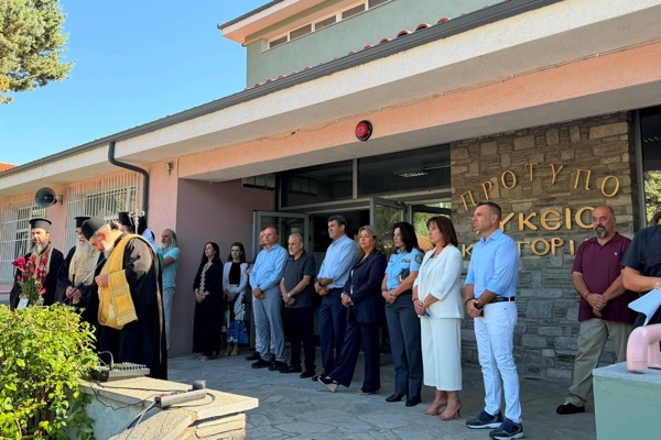 Ο Αντιπεριφερειάρχης Καστοριάς Δημήτρης Σαββόπουλος, στους αγιασμούς σχολικών μονάδων